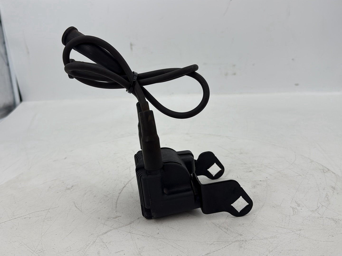 2007 - 2012 Harley-Davidson Touring Electra Glide Ultra Ignition Coil Spark Plugs Cable w/ Bracket