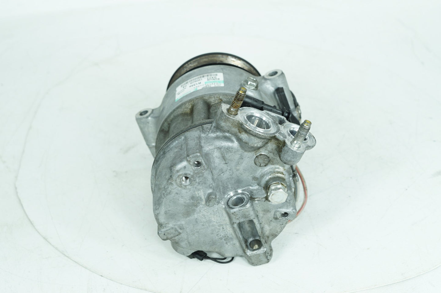 2013 - 2015 Jaguar XF  Air Conditioning Compressor Bracket
