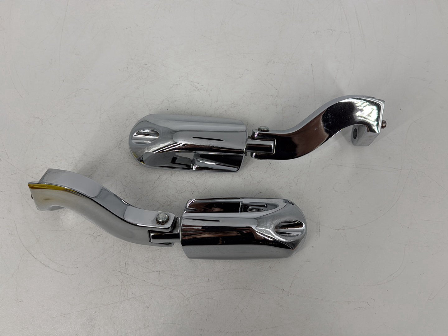 2008 - 2016 Harley-Davidson Touring Street Glide Passenger Left & Right Foot Pegs 49015-04A