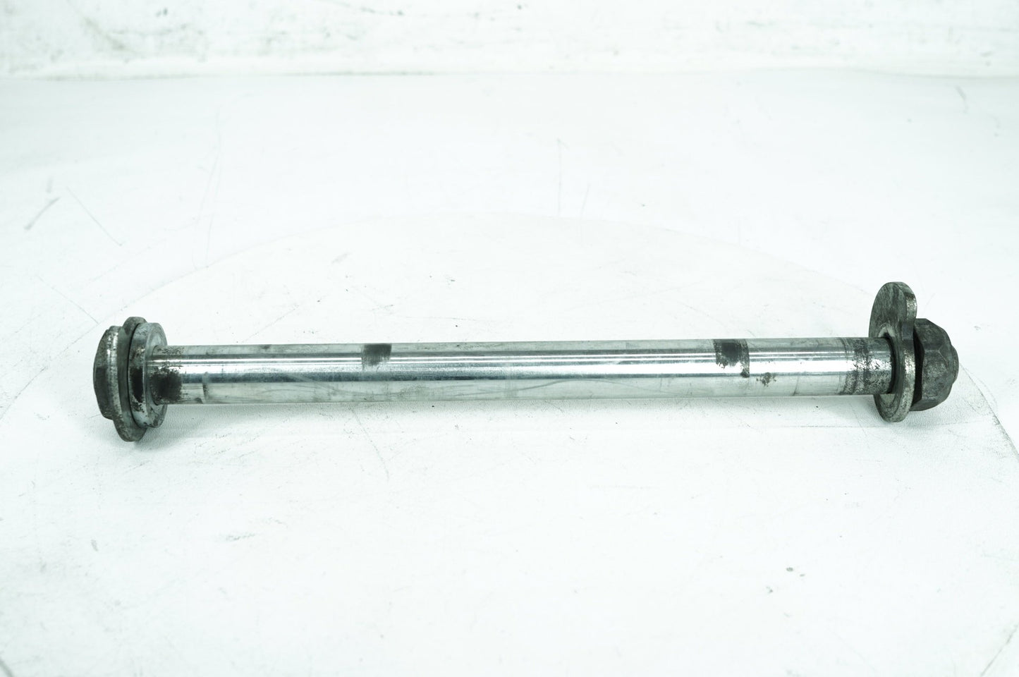 2009 - 2016 Harley-Davidson Touring Road King Classic Rear Wheel Axle Bolt Shaft 41056-09