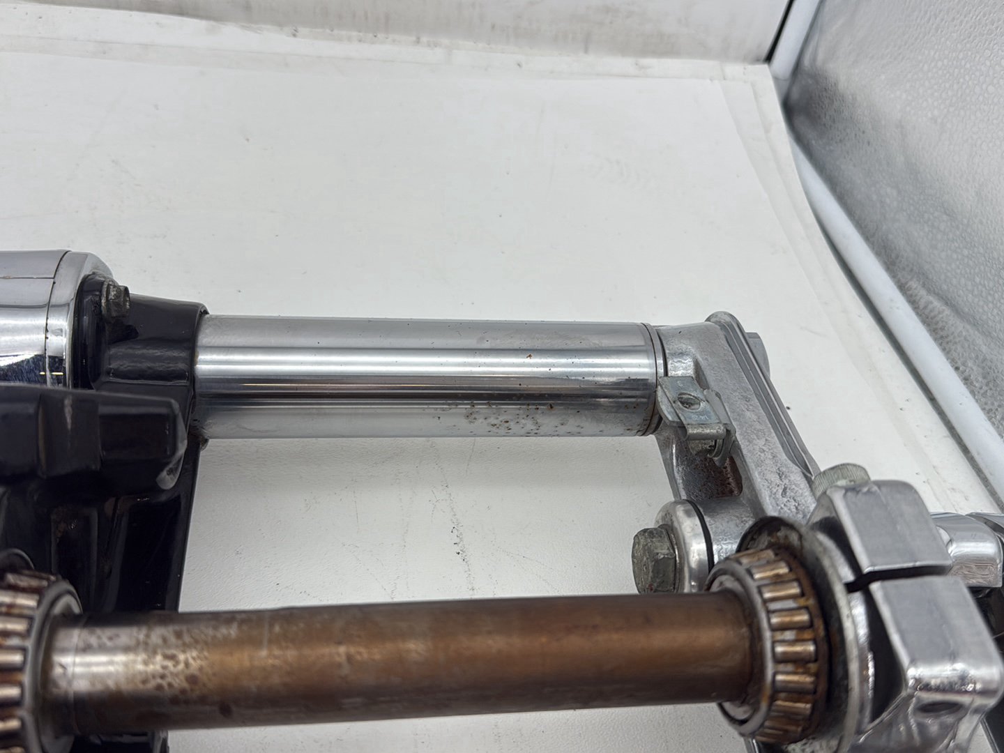 2006 Harley Softail FLSTCI Heritage Classic OEM Front Triple Tree Set & LH RH Fork Legs Sliders