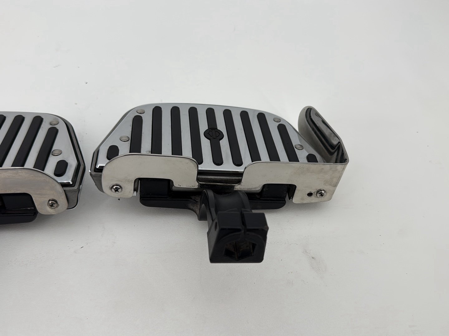 2007 Harley Softail Heritage Classic FLSTC OEM Left & Right Passenger Floorboard Foot Rest