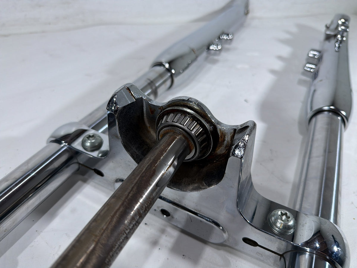 2001 Harley Softail Deuce FXSTD Front Triple Tree Set & LH RH Fork Legs Sliders
