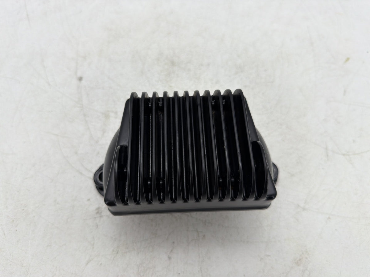 2010 Harley Electra Glide Touring Ultra OEM Voltage Regulator Rectifier