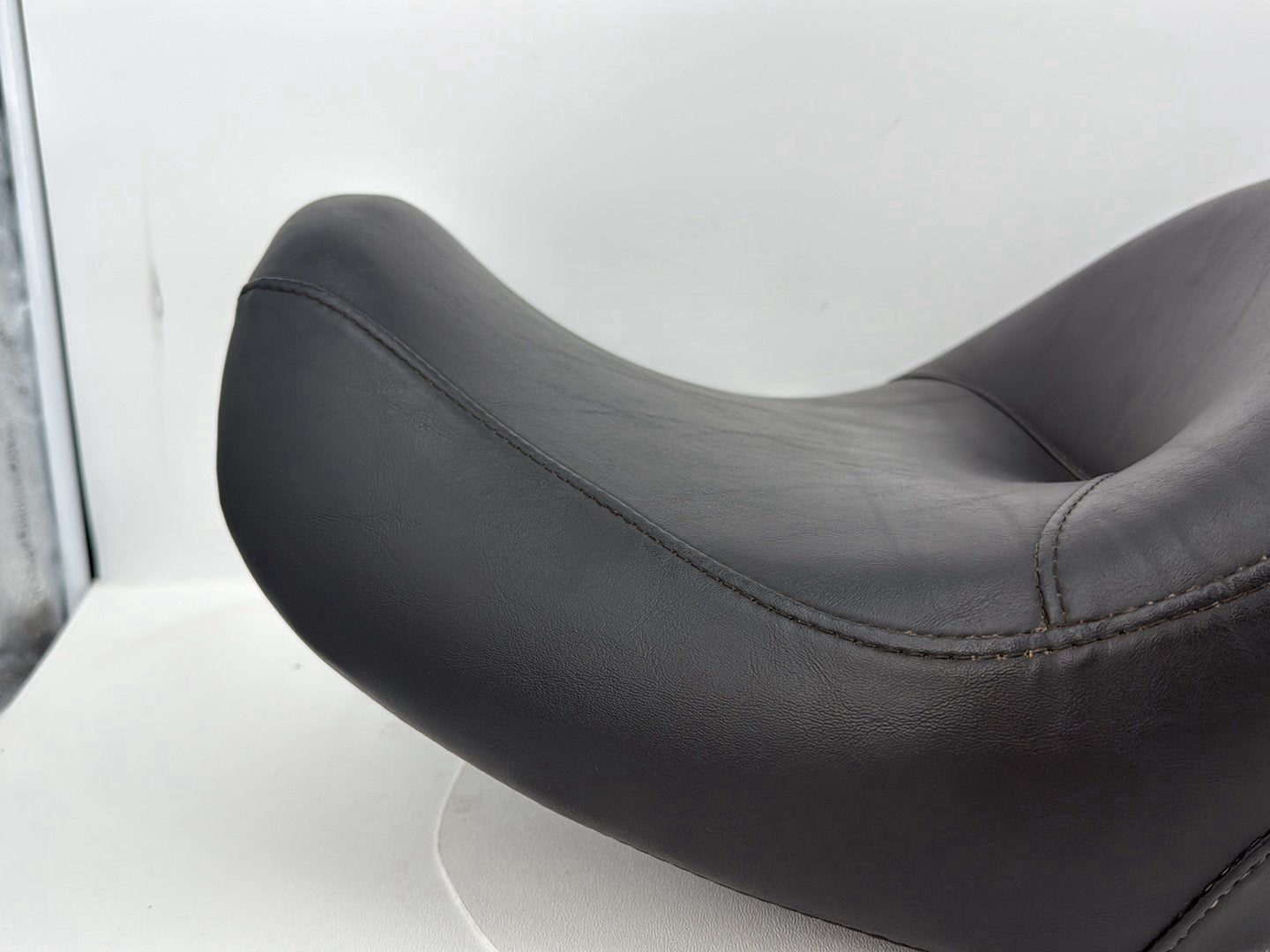 1999 - 2006 Harley-Davidson Dyna Low Rider Passenger Rider Driver Seat Saddle 53078-04