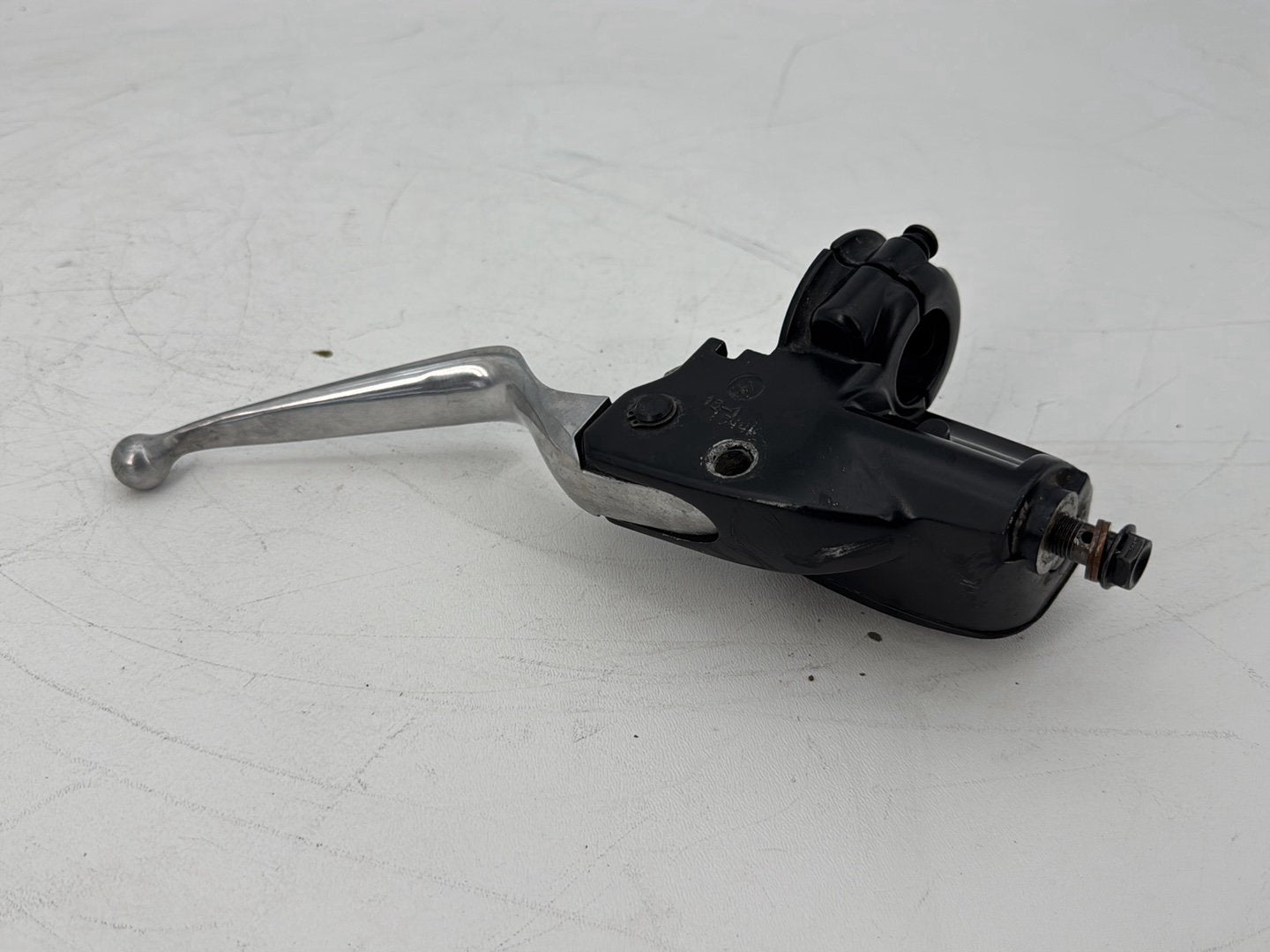 2008 - 2016 Harley-Davidson Touring Electra Glide Ultra Front Left Hand Clutch Lever Master Cylinder 36700056