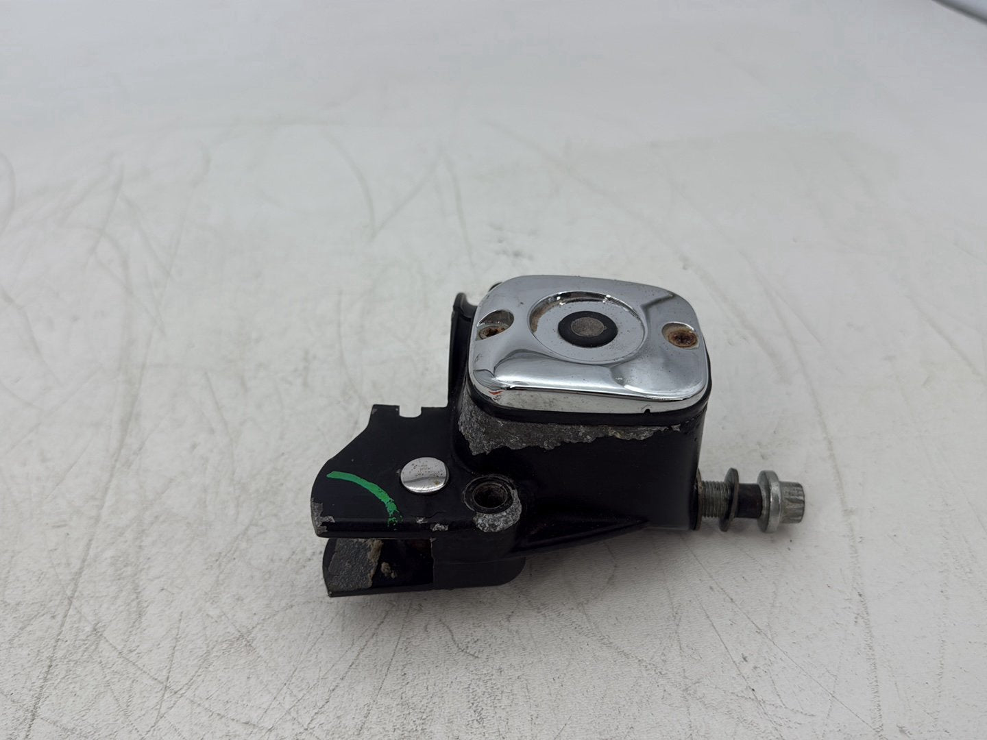 2006 Harley Softail FLSTCI Heritage Classic OEM Front Right Hand Brake Lever Master Cylinder Reservoir