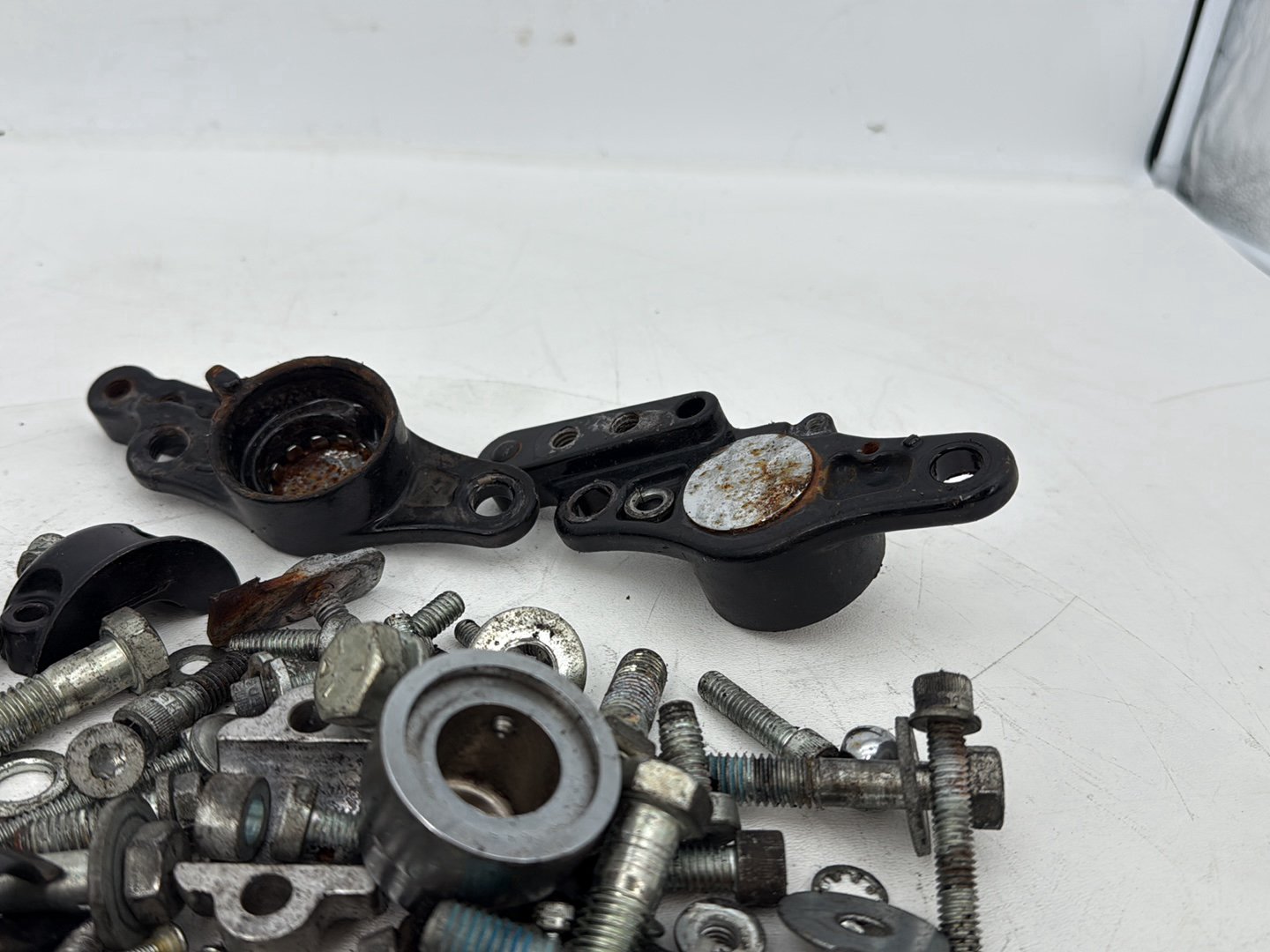 2007 - 2012 Harley-Davidson Touring Electra Glide Ultra Hardware Bolts Nuts & Brackets w/ Left Right Swingarm Fork Brackets