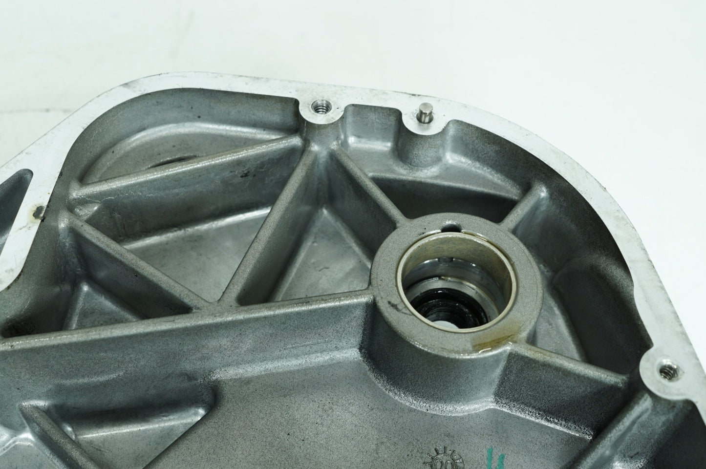 1999 - 2006 Harley-Davidson Touring Electra Glide Classic Inner Primary Clutch Cover 60677-01A
