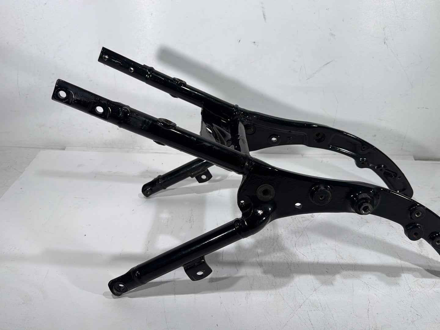2018 Harley Electra Glide Touring Ultra Rear Back Sub Frame Rail Bar 48079-09BHP