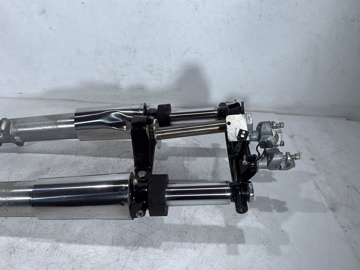 2007 Harley Electra Glide Touring OEM Front Triple Tree LH RH Fork Legs Sliders