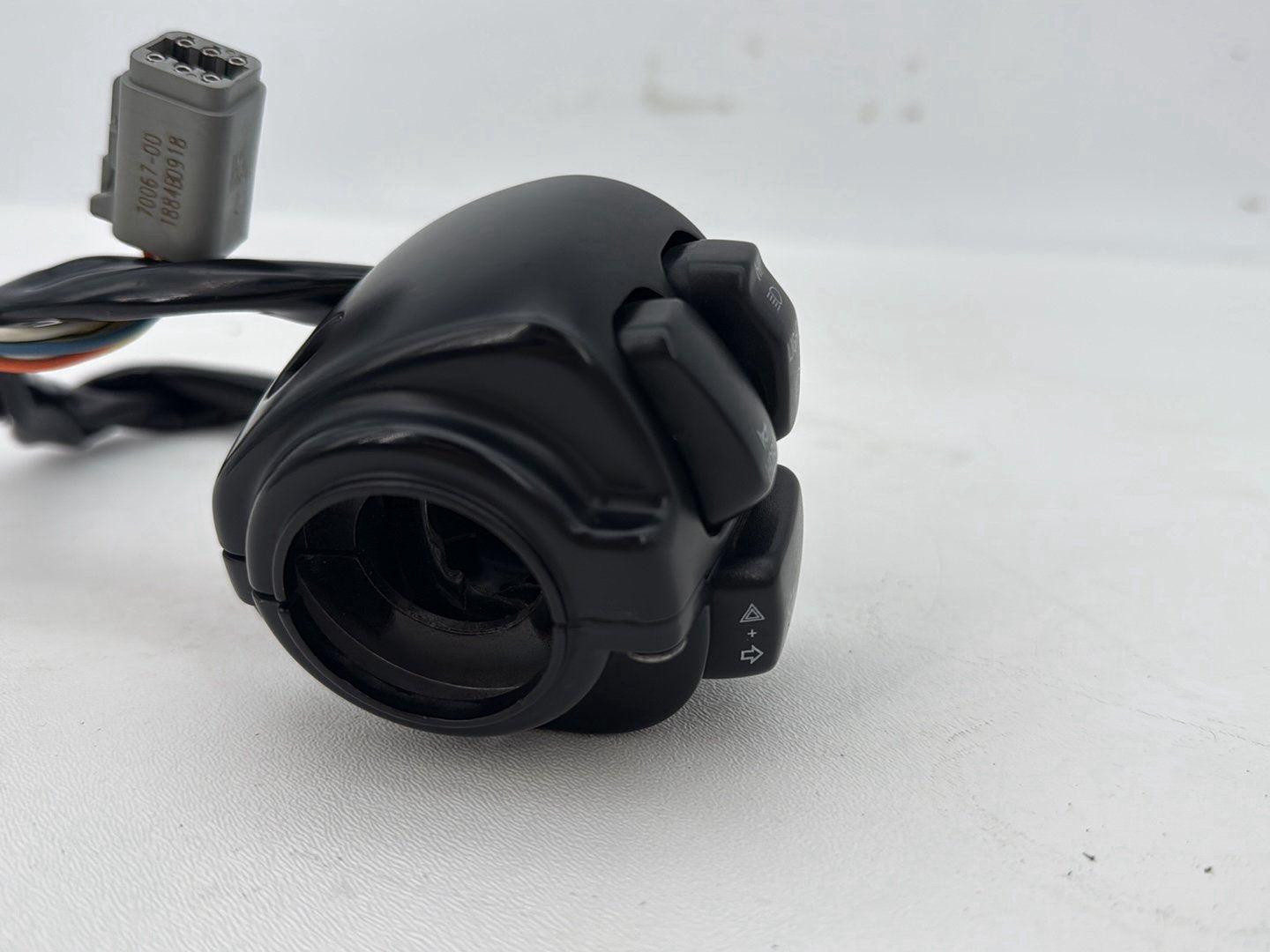 1999 - 2006 Harley-Davidson Dyna Low Rider Left Turn Signal Headlight Switches Controls 71685-06A