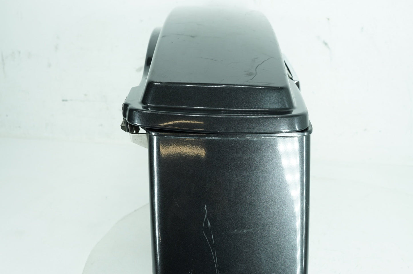 2007 - 2011 Harley-Davidson Touring Road King Classic Right 1 Saddlebag Luggage NO Key 90752-93