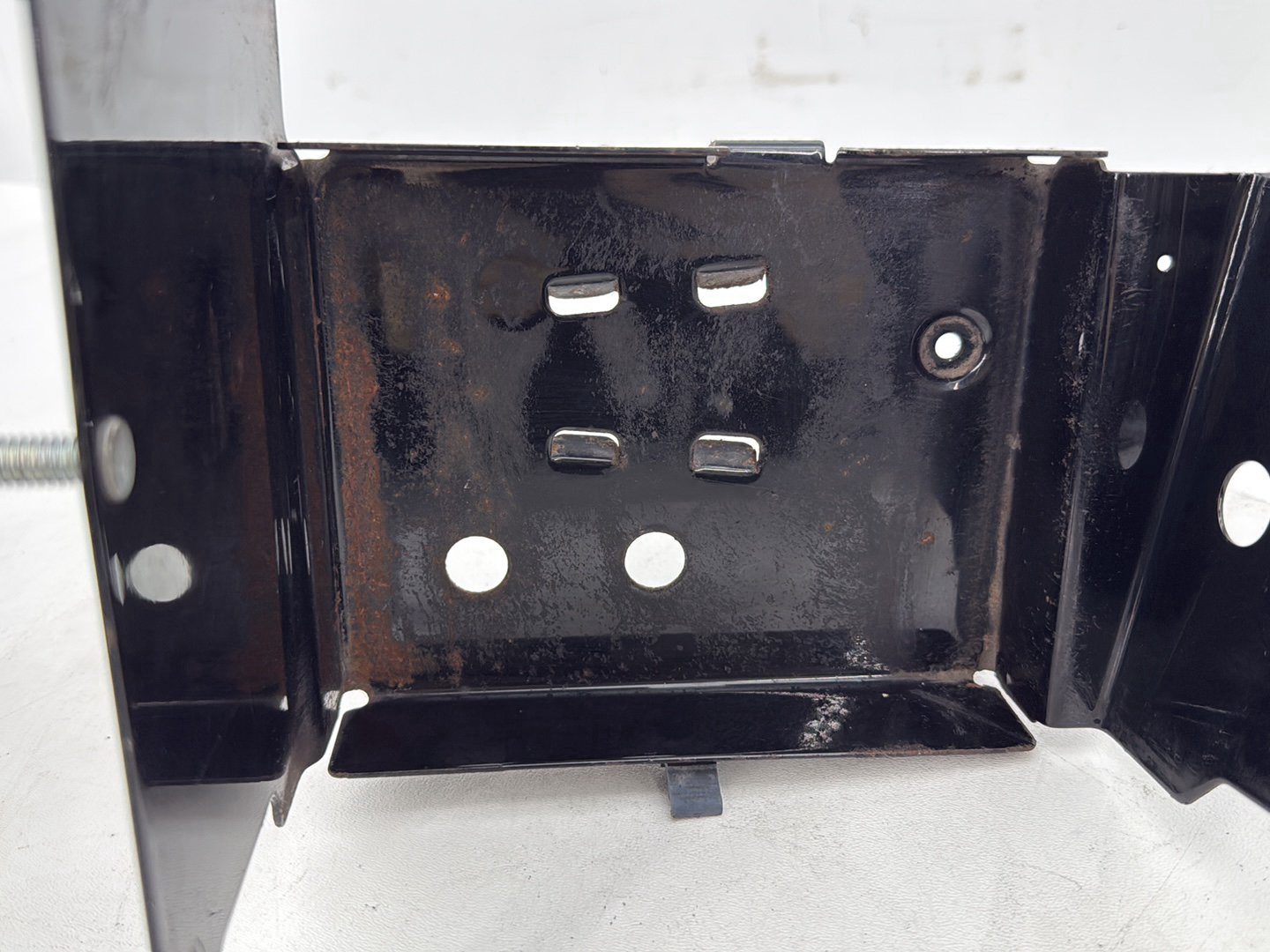 1999 - 2006 Harley-Davidson Touring Electra Glide Battery Tray Bracket Holder Carrier 	66281-02A