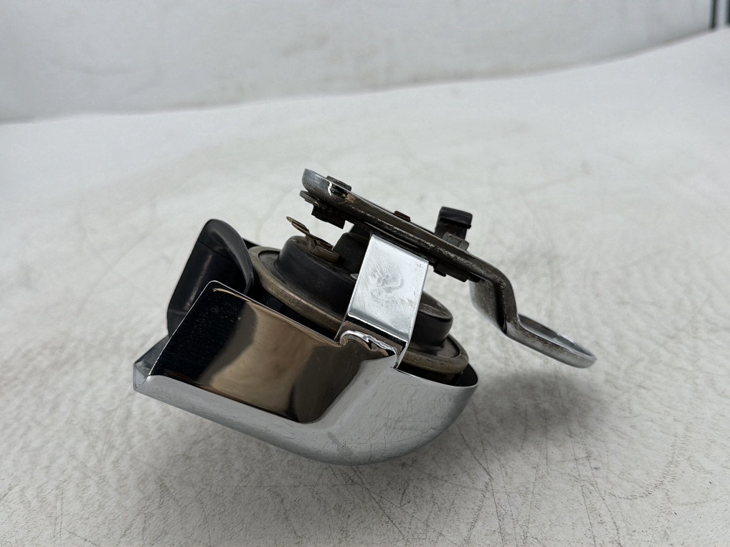 2011 Harley Heritage Softail Classic FLSTC OEM Horn Signal Klaxon Chrome Cover