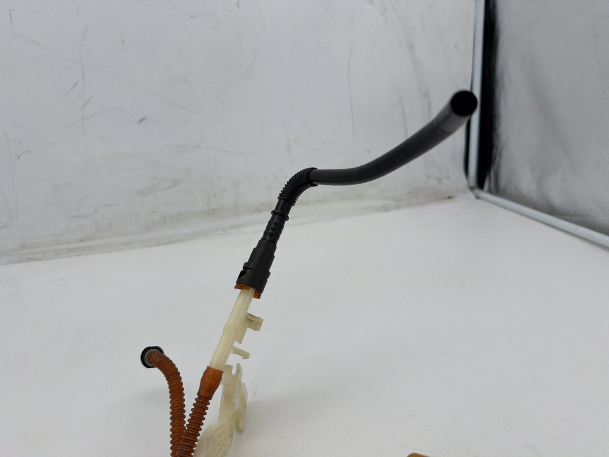 2011 Harley Road King Touring FLHR OEM Fuel Pump Gas Gasoline Petrol Sending
