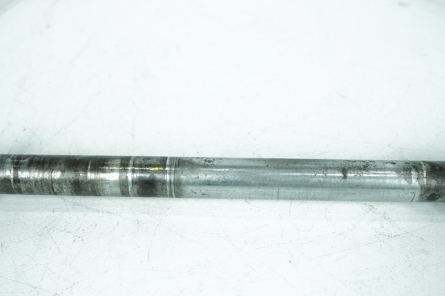 1984 - 1998 Harley-Davidson Touring Road King Classic Rear Wheel Axle Bolt Shaft 41110-79A