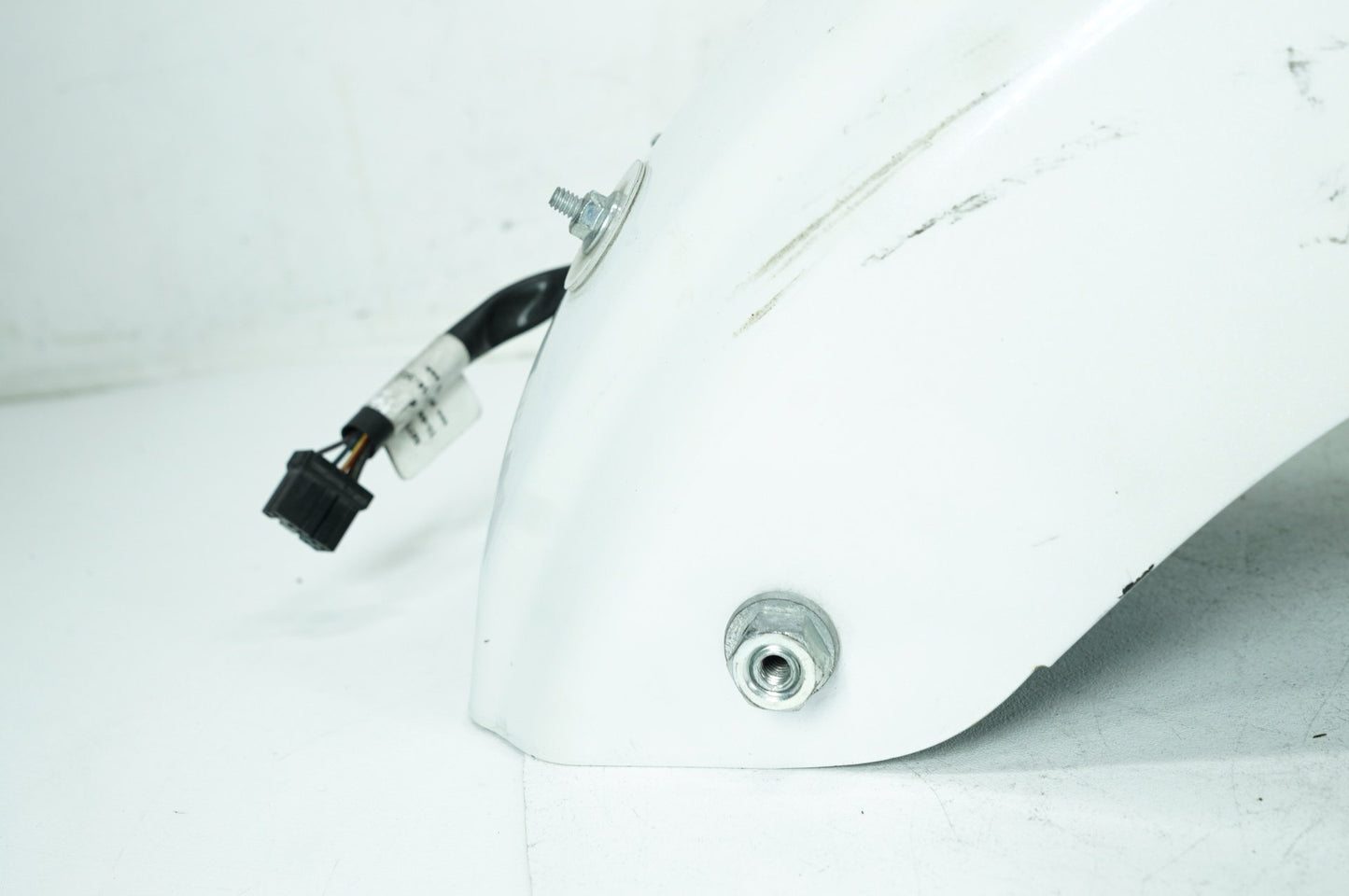 2008 - 2016 Harley-Davidson Touring Electra Glide Ultra Rear Wheel Fender & Turn Signals Bar 59579-09