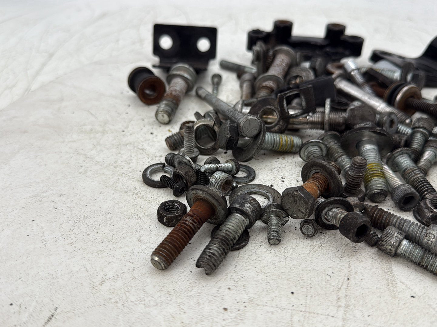 07 Harley Electra Glide Touring Ultra FLHTCUI OEM Hardware Bolts Nuts &amp; Brackets