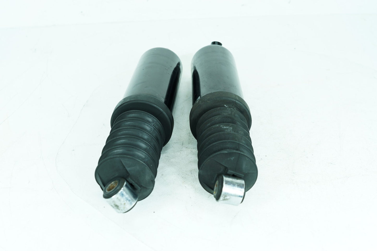 1984 - 1998 Harley-Davidson Touring Road Glide Rear Left Right Shock Absorbers 54565-97C