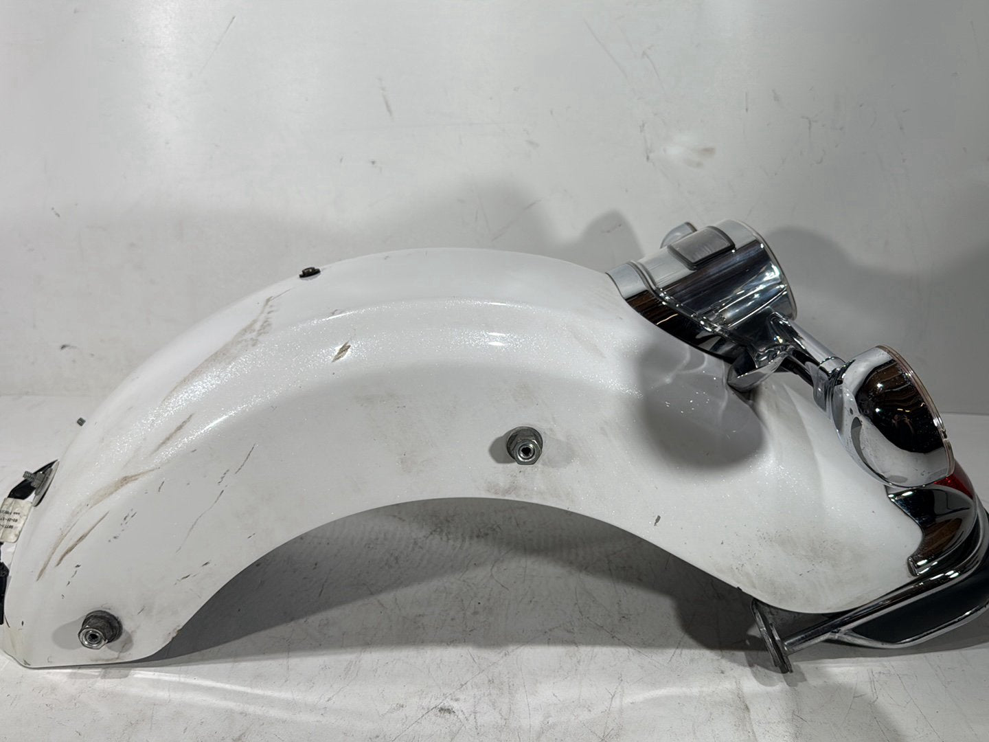 2013 Harley Electra Glide Touring Ultra FLHTCUI OEM Rear Wheel Fender & Turn Signals Bar