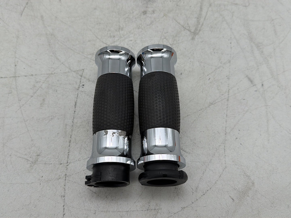 2005 Harley Softail Fat Boy FLSTF OEM Front Left Right Handgrip Hand Grips