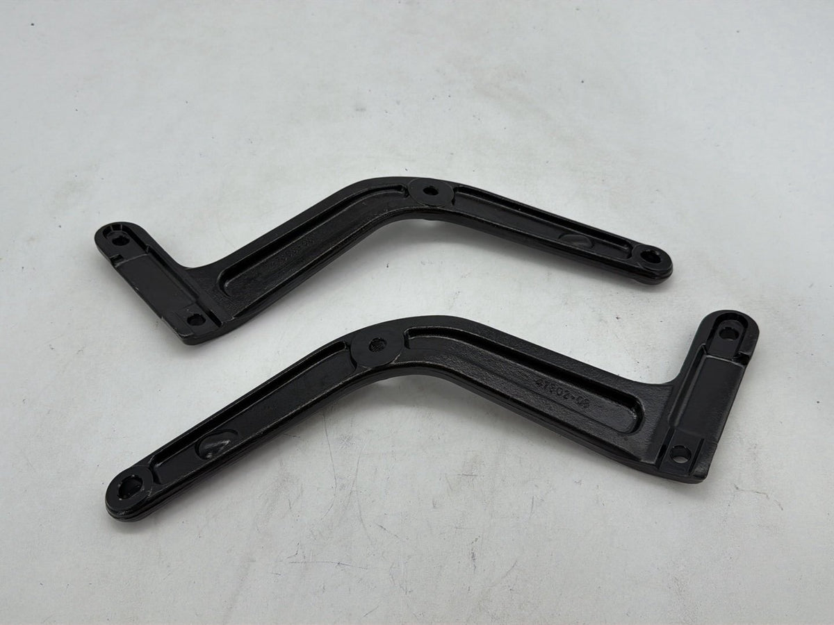 2015 Harley Softail Deluxe FLSTN OEM Rear Left & Right Fender Support Bracket