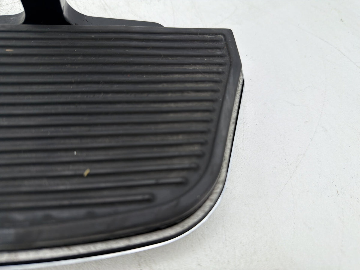 13 Harley Electra Glide Touring OEM Left & Right Passenger Floorboard Foot Rest