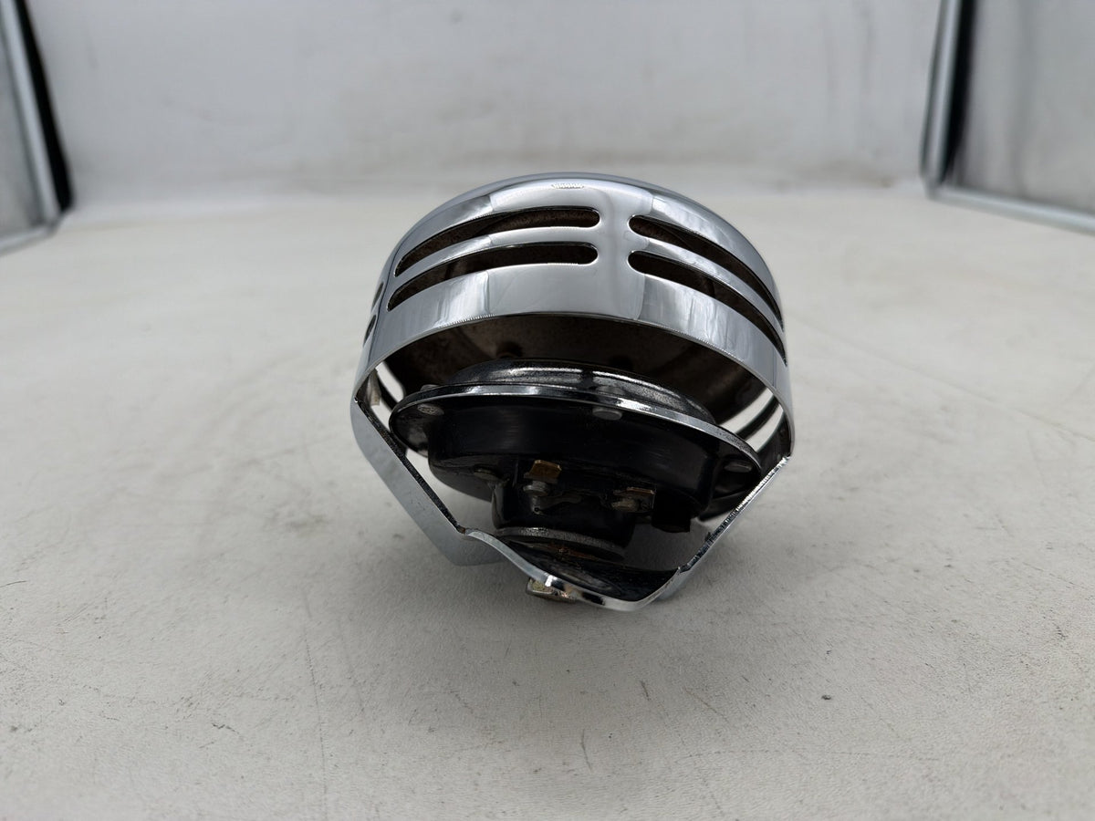 2005 Harley Dyna Wide Glide FXDWG Horn Signal Klaxon Chrome Cover Old Number 7