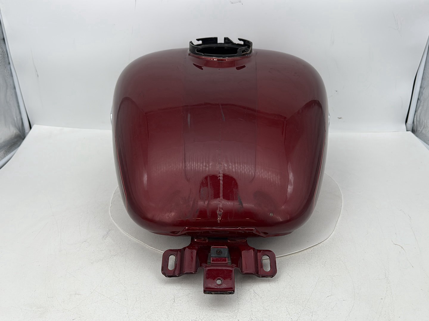 2007 - 2011 Harley-Davidson Touring Electra Glide Ultra Fuel Gas Tank Gasoline Reservoir 61356-08