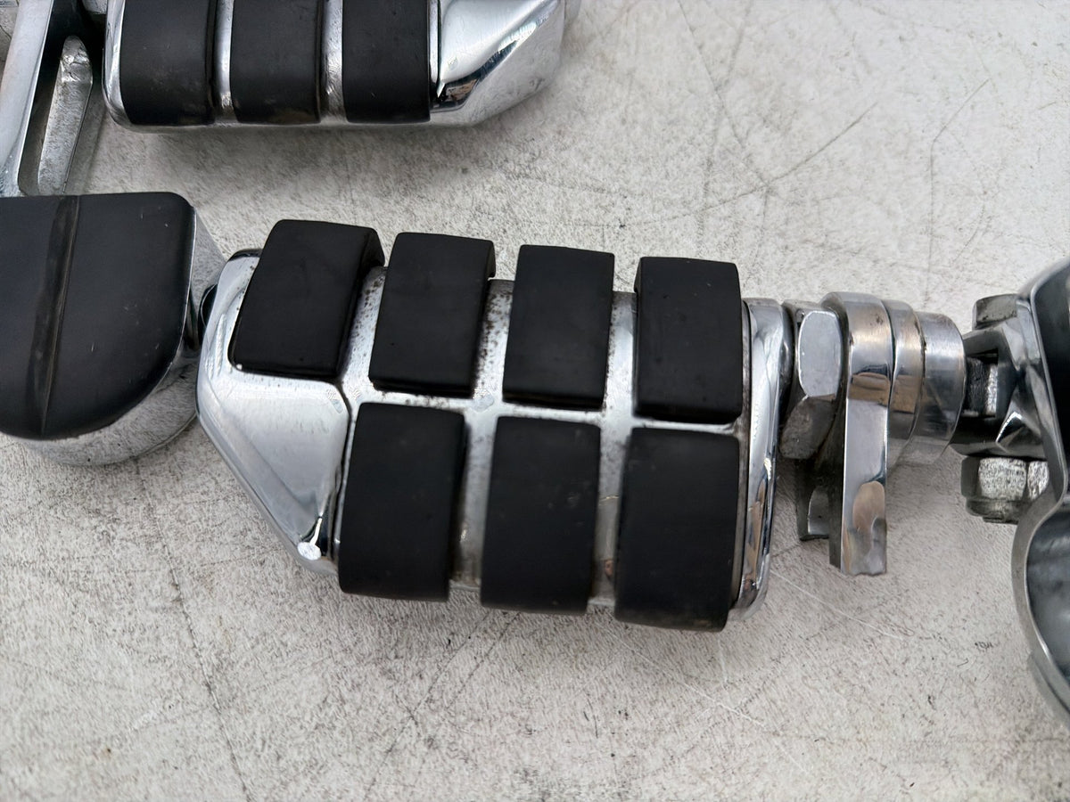 2010 Harley Electra Glide Touring Ultra OEM Front Right Left Highway Foot Pegs