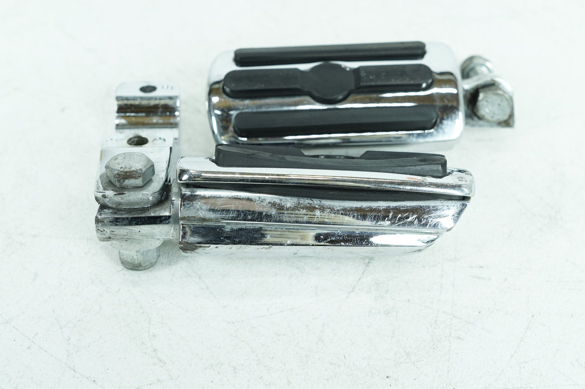 2010 Harley-Davidson Touring Street Glide FLHX Foot Pegs KK210308-E-DE Front Lef