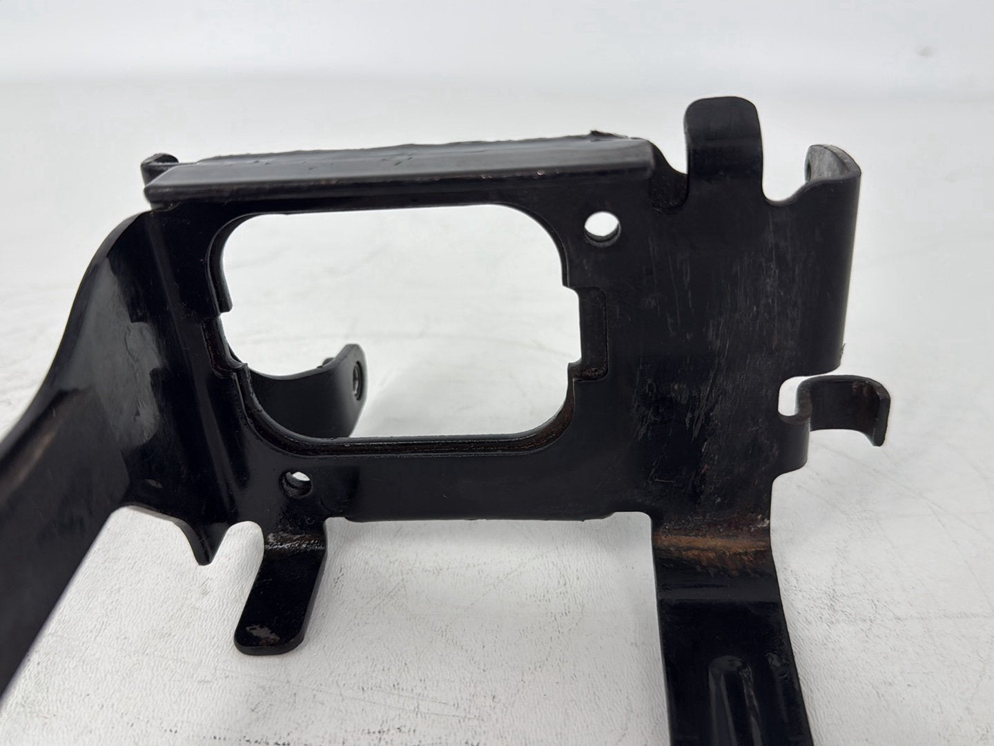 2005 Harley Sportster XL883C 883 Custom OEM Battery Tray Bracket Holder Carrier