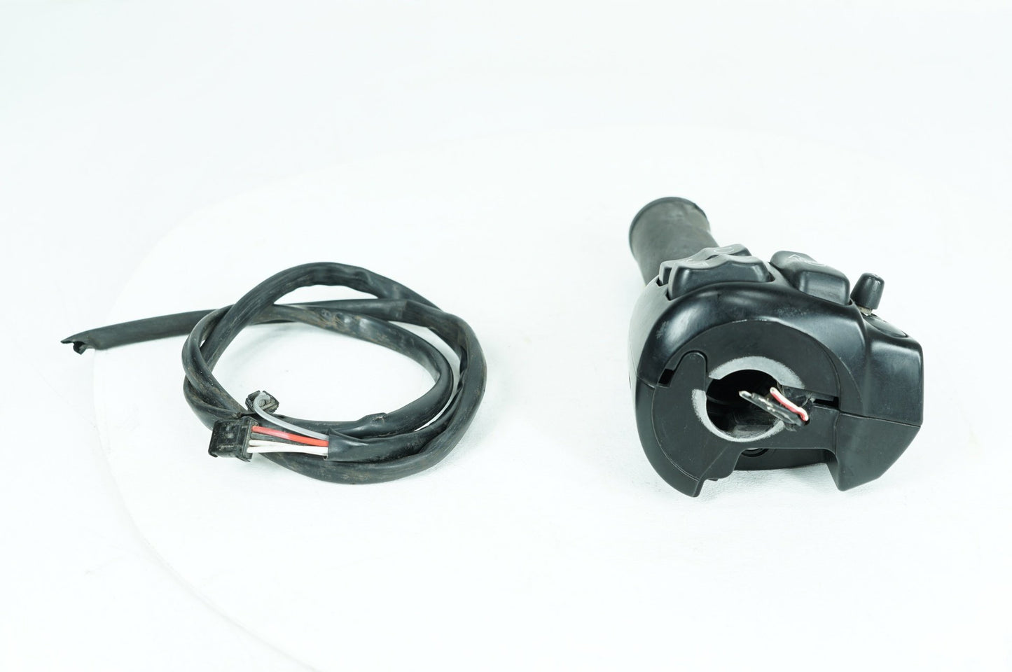 2017 - 2025 Harley-Davidson Touring Street Glide Right Engine Start Kill Switches Controls 71500501