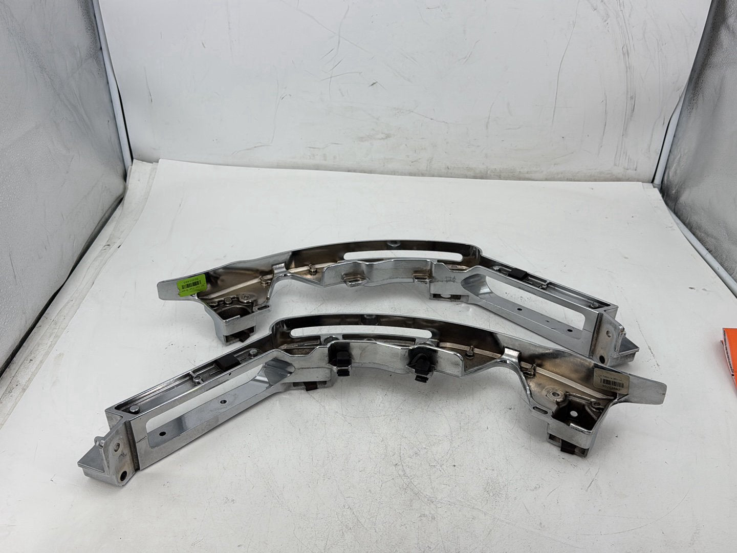 2017 Harley Road Glide Touring OEM Left Right Saddlebag Fender Struts Brackets