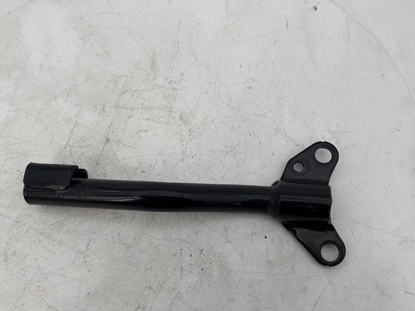 1999 - 2006 Harley-Davidson Dyna Super Glide Rear Exhaust Muffler Mount Bracket 65695-06