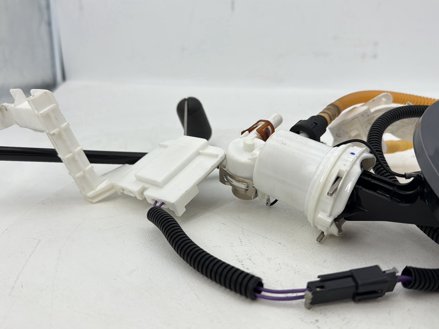 2007 - 2011 Harley-Davidson Touring Electra Glide Ultra Gas Gasoline Fuel Petrol Pump Sending 62908-08
