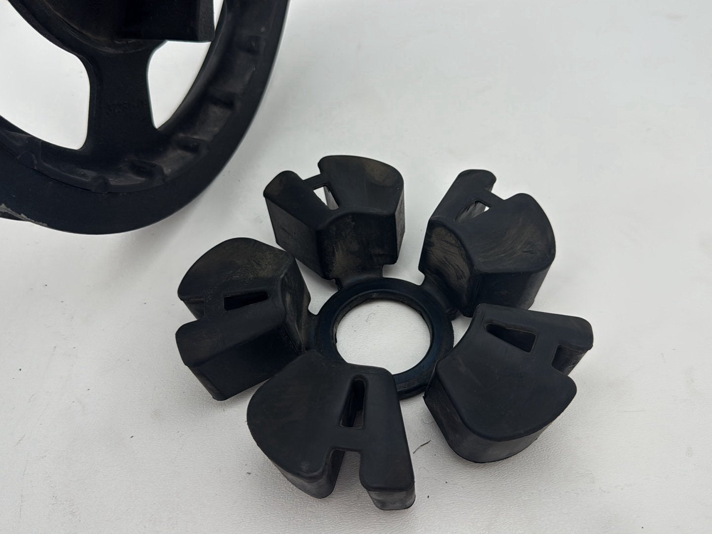 2011 Harley Road King Touring Classic OEM Rear Driver Pulley Sprocket 68T 1"