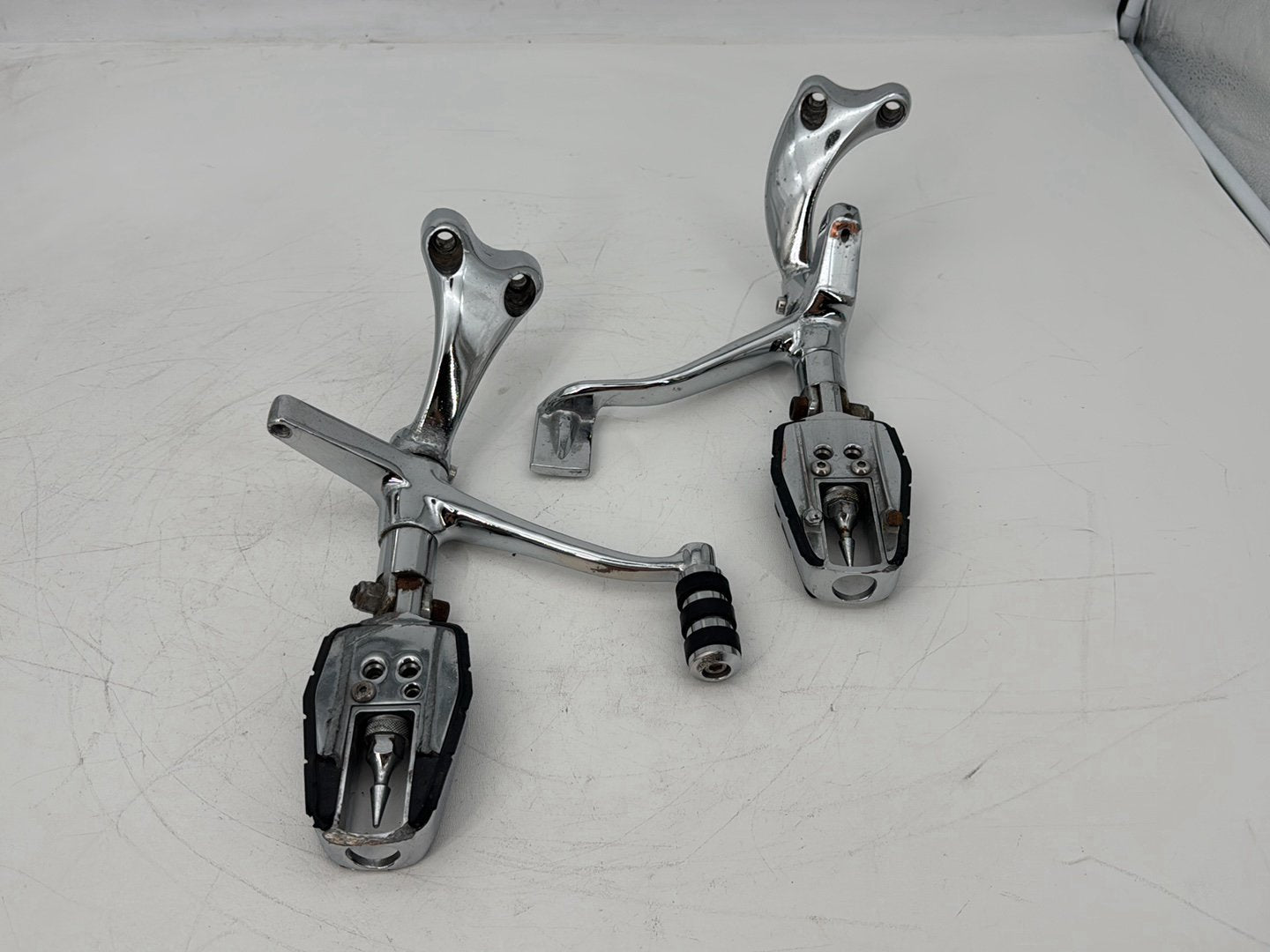 09 Harley Sportster 1200 Low Left Right Foot Brake Control Pegs Kuryakyn Zombie