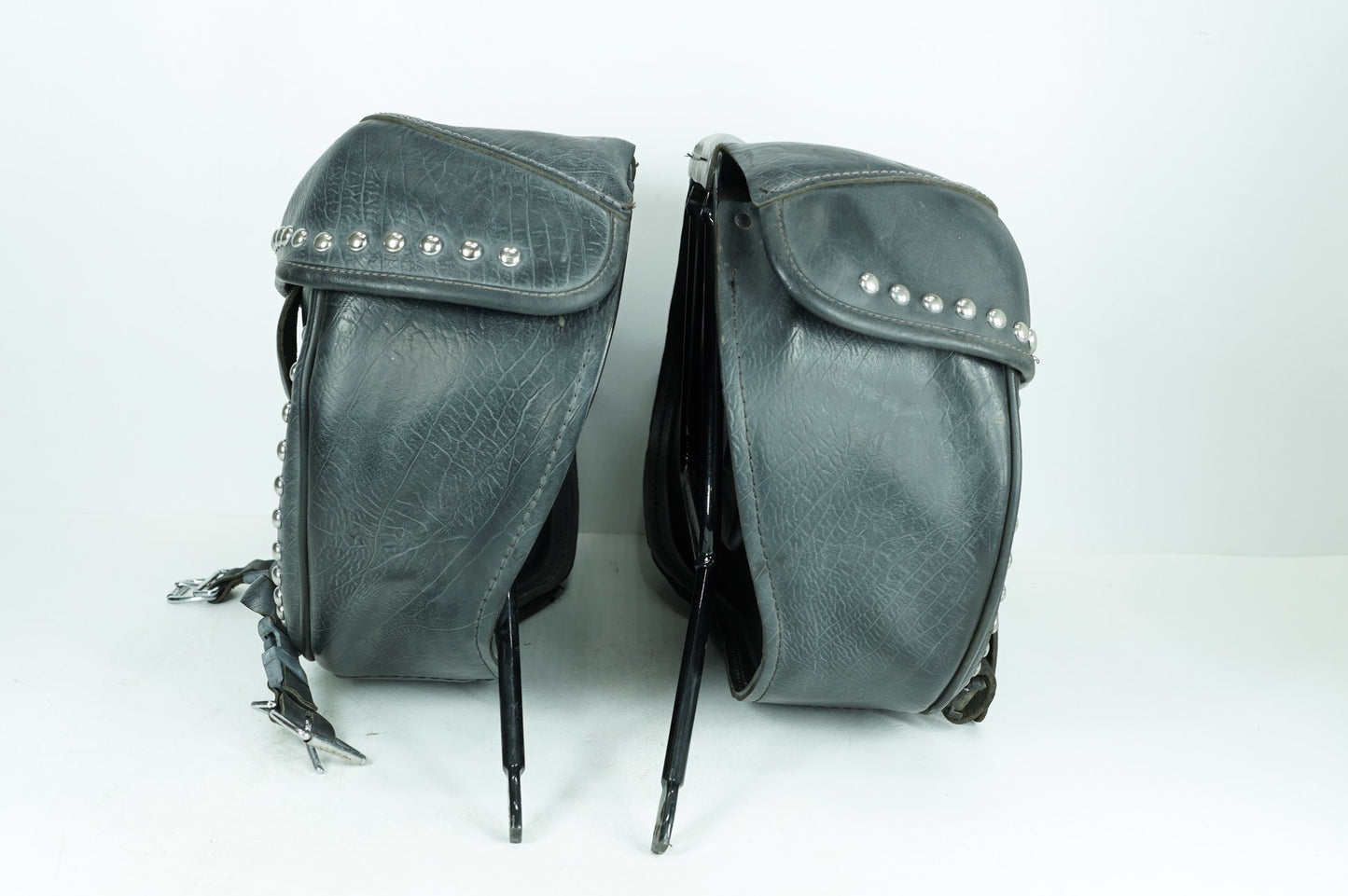 2007 - 2012 Harley-Davidson Softail Heritage Classic Rear Left Right Saddlebags Luggage Leather  	90476-06A