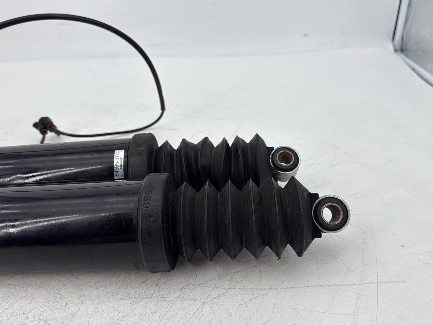 2006 Harley Touring FLHRI Road King OEM Rear Left Right Shock Absorbers