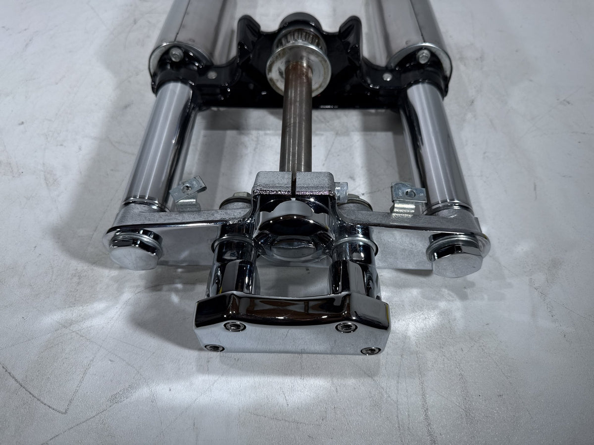 2011 Harley Softail Deluxe OEM Front Triple Tree Set & LH RH Fork Legs Sliders