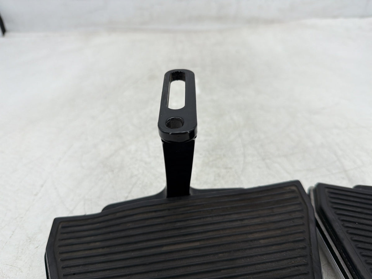 13 Harley Electra Glide Touring OEM Left & Right Passenger Floorboard Foot Rest