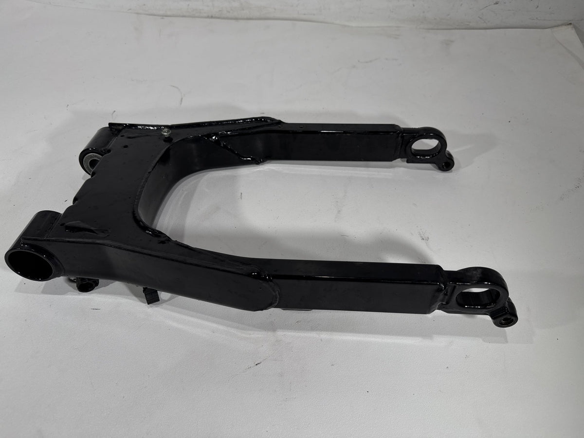 2004 Harley Road King Touring Classic OEM Rear Fork Swingarm Swing Arm