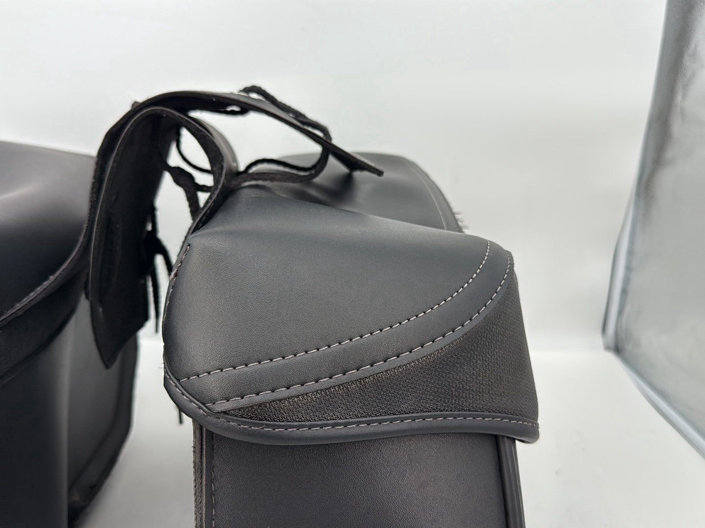2004 - 2013 Harley-Davidson Sportster 883 Custom Rear Left Right Saddlebags Luggage Leather KEMI-MOTO