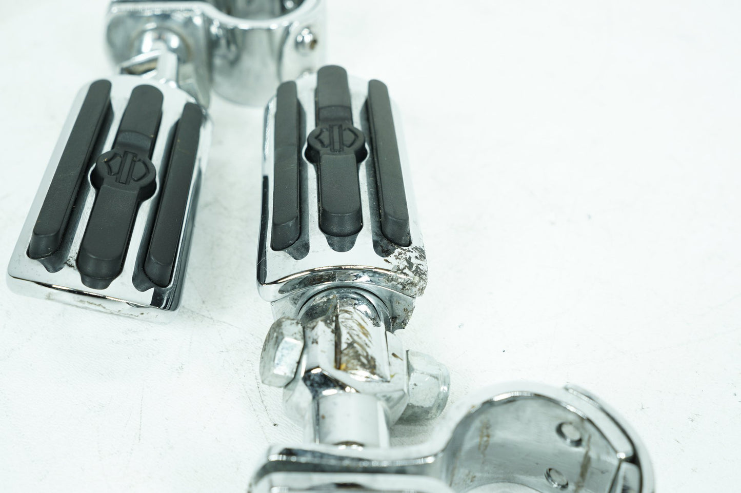 1999 - 2006 Harley-Davidson Touring Road King Classic Front Right Left Highway Foot Pegs 50130-95A