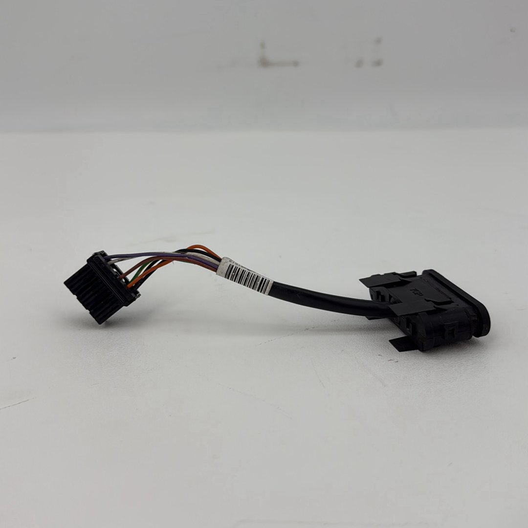 2007 - 2012 Harley-Davidson Touring Street Glide Dash Indicator Lamp Wire Plug 68789-96A  	68789-96A
