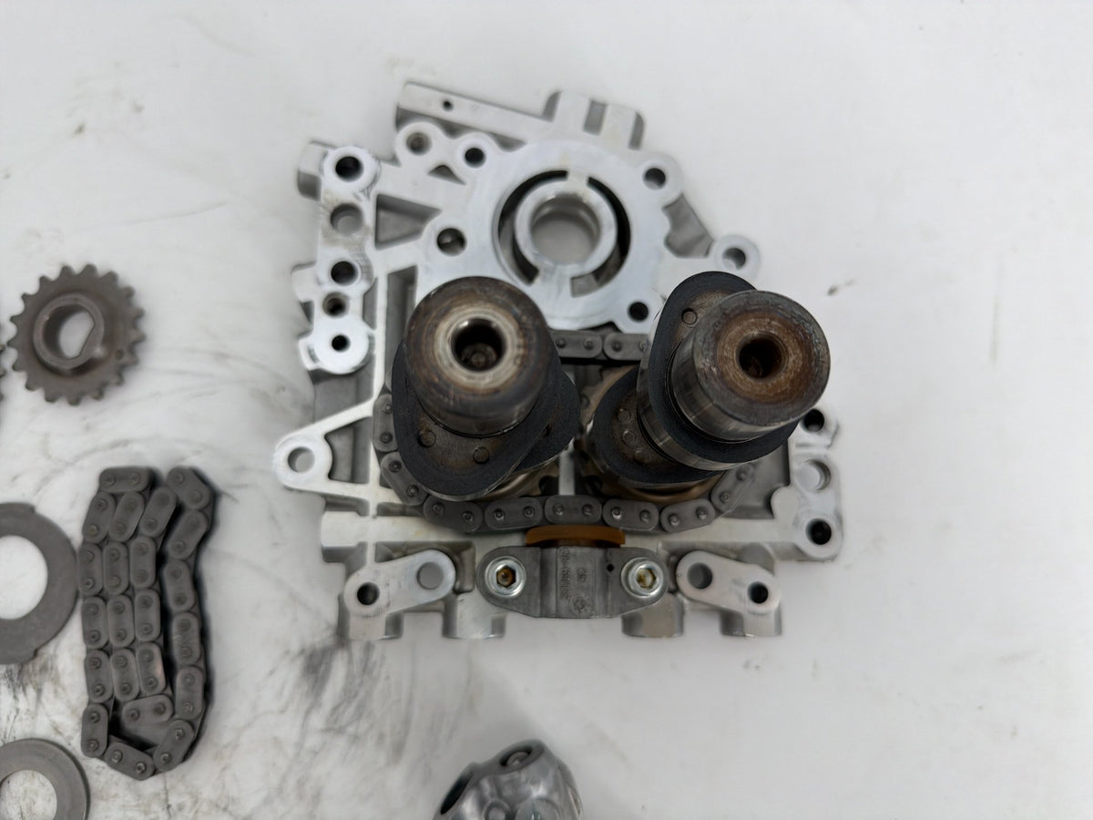 16 Harley Touring FLHXS Street Engine Motor Cam Support Camshaft Plate Oil Pump