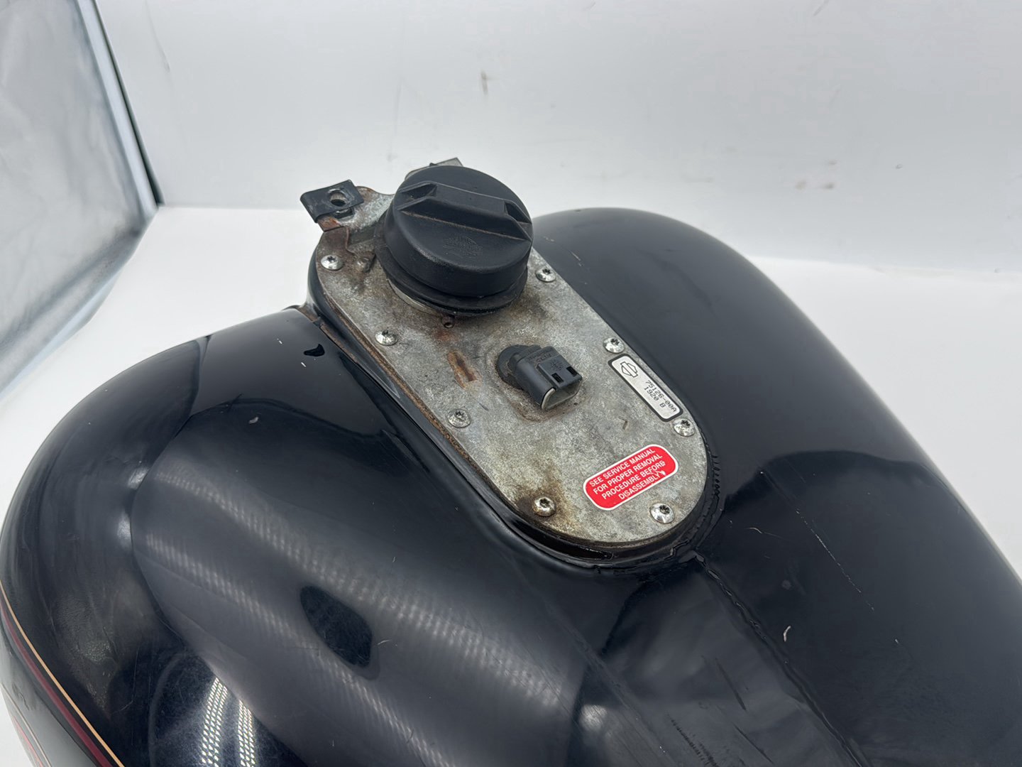 1999 - 2006 Harley-Davidson Touring Electra Glide Classic Fuel Gas Tank Gasoline Reservoir 61356-00