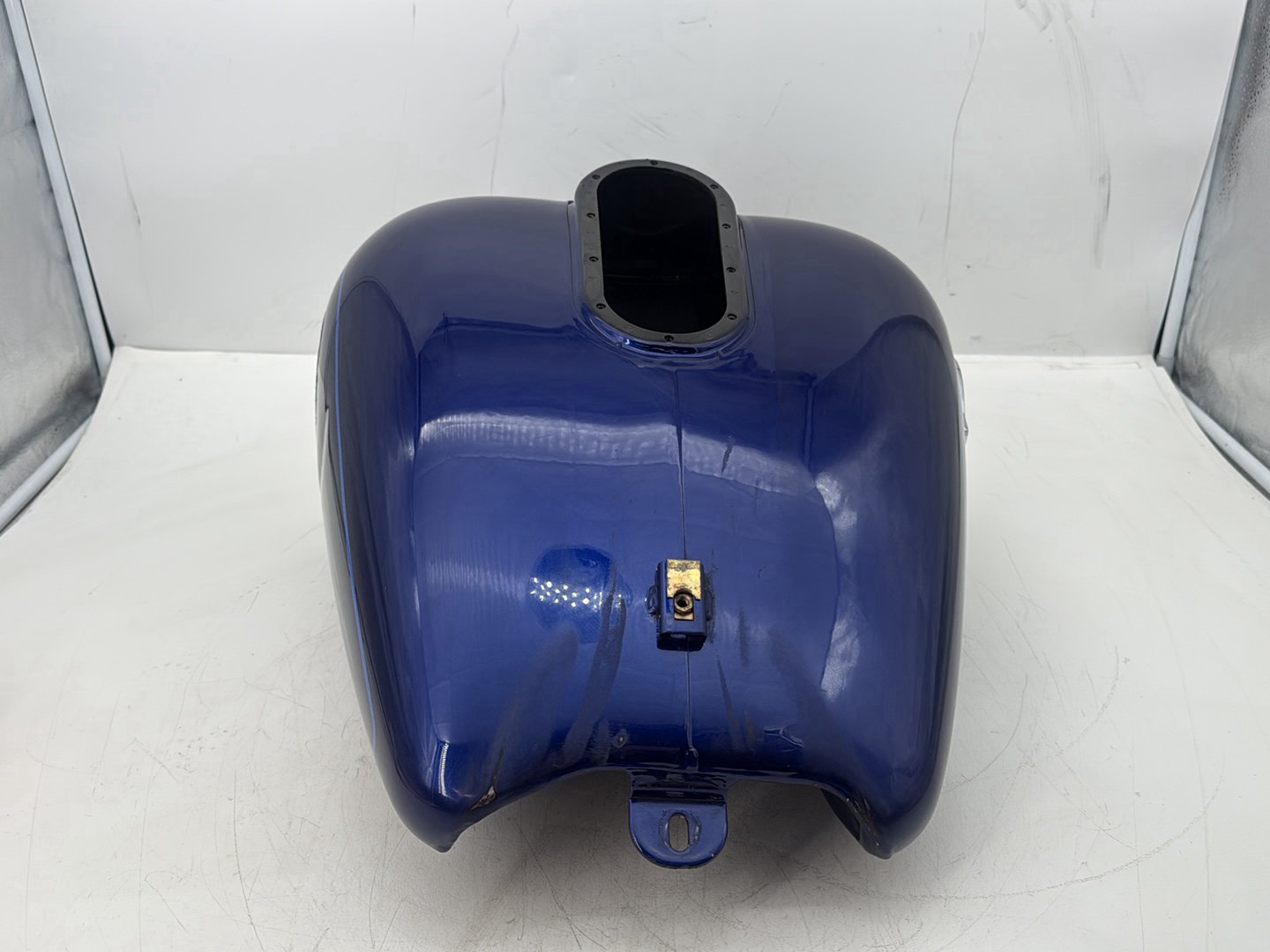2007 Harley Touring FLHTCU Electra Glide Ultra OEM Fuel Gas Tank Gasoline Reservoir